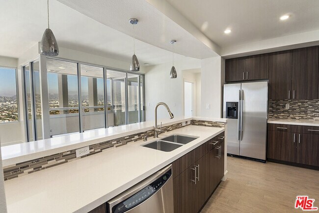 735 Hauser Blvd in Los Angeles, CA - Building Photo - Building Photo
