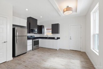 3608 Paola St-Unit -2 in Edinburg, TX - Foto de edificio - Building Photo