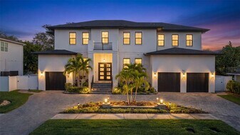 481 W Davis Blvd in Tampa, FL - Building Photo