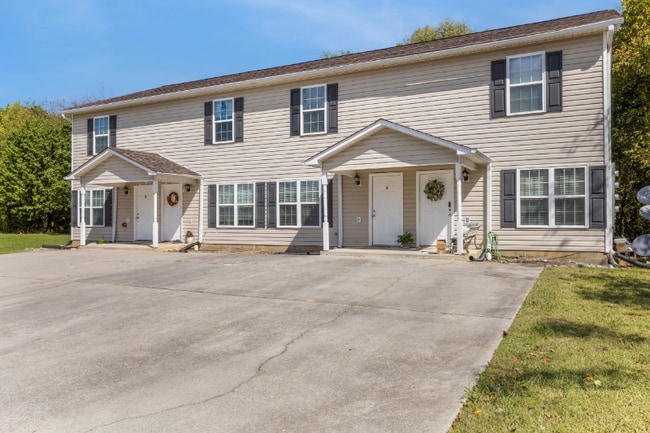 109 Creekside Dr in Calhoun, GA - Building Photo - Building Photo