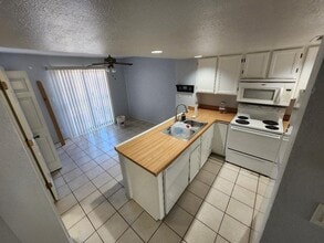 3301 Monroe St NE, Unit H-83 in Albuquerque, NM - Building Photo - Building Photo