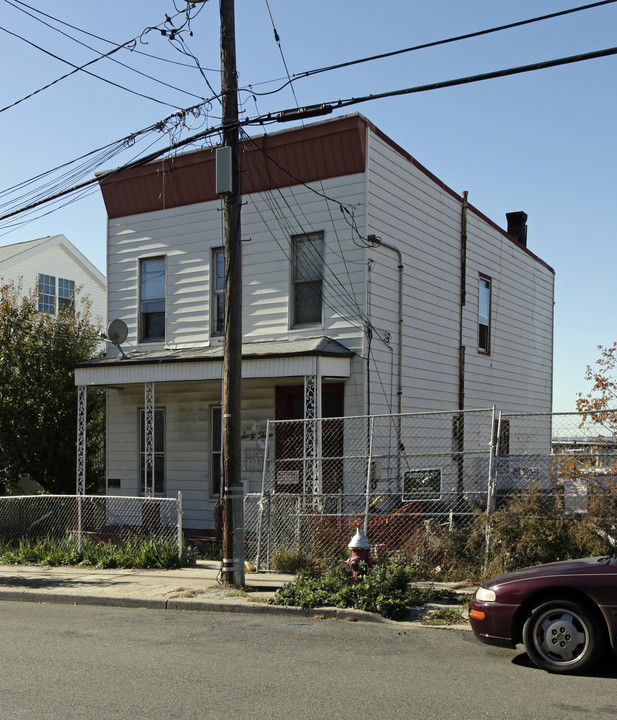 63 Western Ave in Jersey City, NJ - Building Photo