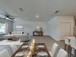 2137 Windward Cay Ln in Middleburg, FL - Building Photo - Building Photo