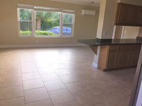 619 E Ridgewood Ave in Ormond Beach, FL - Building Photo - Building Photo