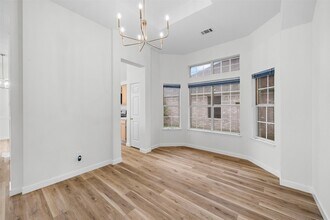 3841 Pine Valley Dr in Plano, TX - Foto de edificio - Building Photo