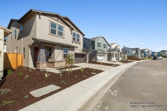 3335 Cascade Dr in Manteca, CA - Foto de edificio - Building Photo