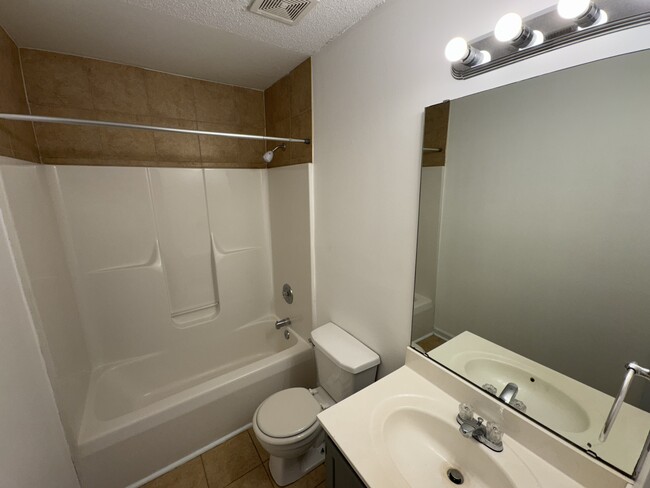 5302 Abner Ln in Charlotte, NC - Foto de edificio - Building Photo