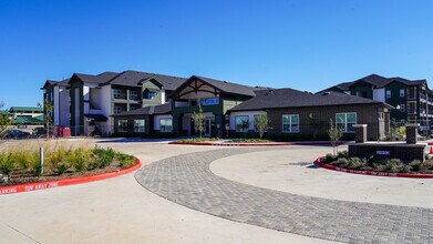 Saxon Pond Flats in Spring, TX - Foto de edificio - Building Photo