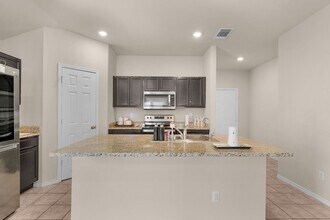 6008 Amelia Earhart Blvd in Killeen, TX - Building Photo - Building Photo