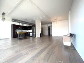 1100 S Hope St, Unit 606 in Los Angeles, CA - Building Photo
