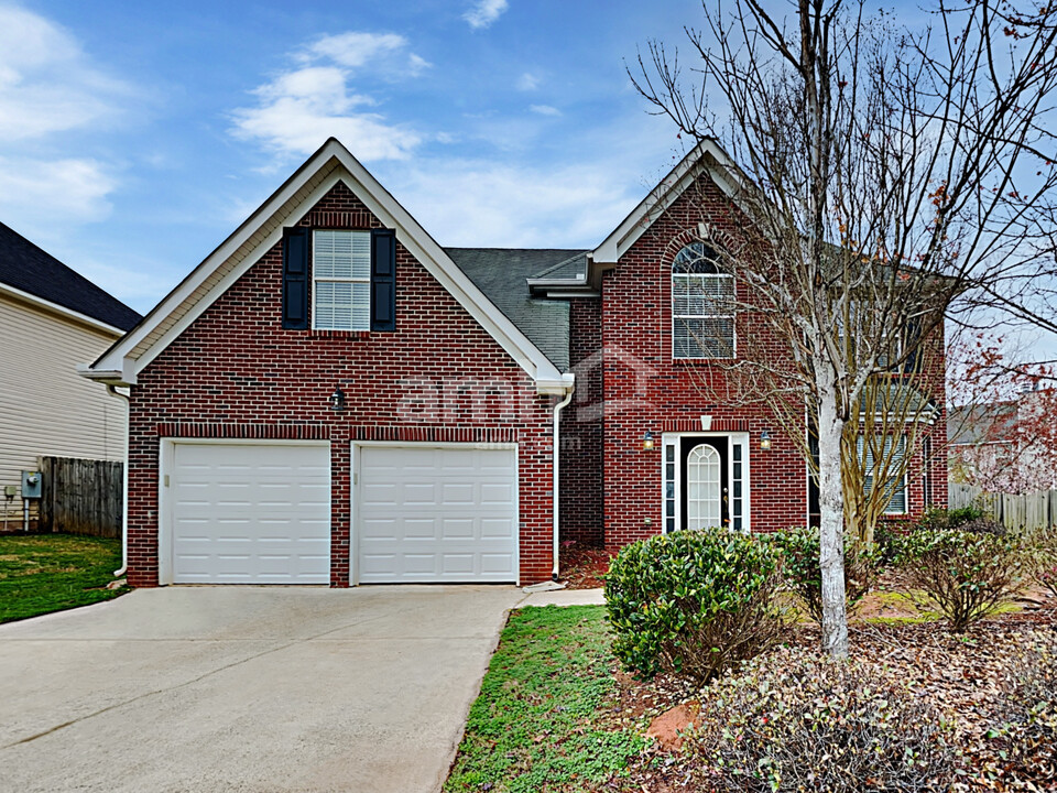 330 Kentwood Springs Dr in Hampton, GA - Building Photo