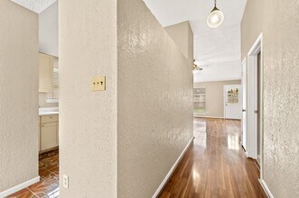 16019 Mission Village Dr in Houston, TX - Building Photo - Building Photo