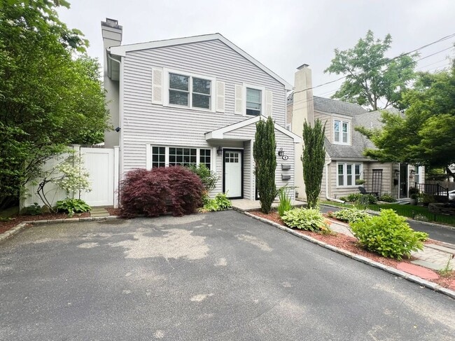 property at 8 Albin St