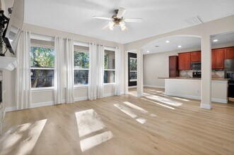 126 Silver Penny Dr in The Woodlands, TX - Foto de edificio - Building Photo