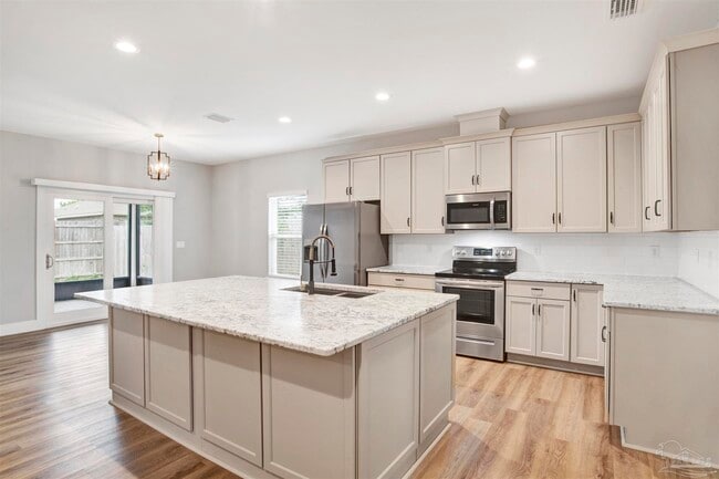 4320 Quiet Ct in Gulf Breeze, FL - Building Photo - Building Photo