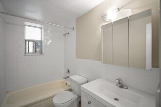 1381 Bathurst St in Toronto, ON - Building Photo - Building Photo