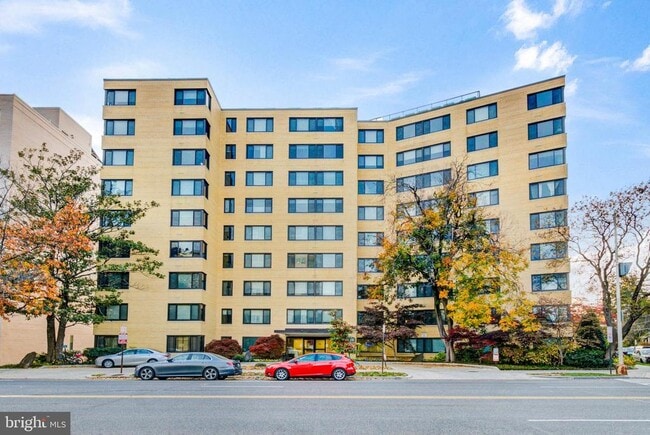 5410 Connecticut Ave NW in Washington, DC - Building Photo - Building Photo