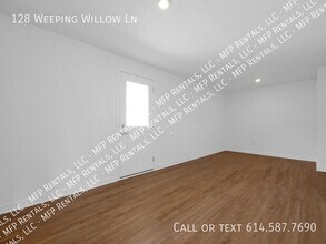 128 Weeping Willow Ln in Reynoldsburg, OH - Building Photo - Building Photo