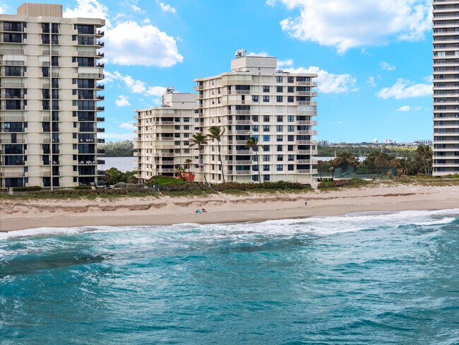 5480 N Ocean Dr in West Palm Beach, FL - Building Photo - Building Photo