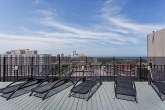 836 W Wilson Ave in Chicago, IL - Building Photo - Building Photo