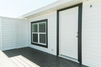 4406 Helen St in Hitchcock, TX - Building Photo - Building Photo