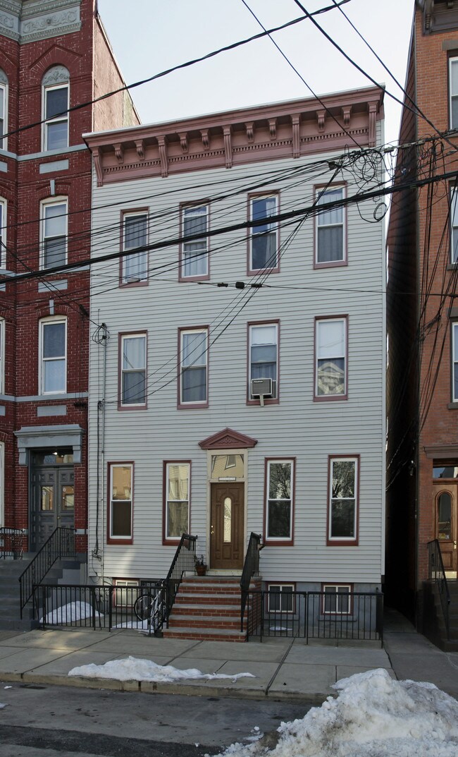 345 Pavonia Ave in Jersey City, NJ - Building Photo - Building Photo