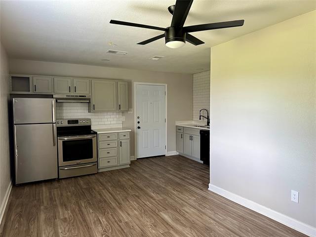 809 Kingdom in Waxahachie, TX - Building Photo - Building Photo