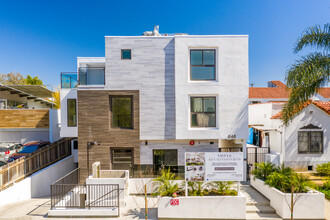 Vista 6 - NEW TOWNHOMES! in Los Angeles, CA - Building Photo - Building Photo