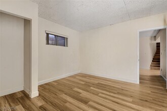 5631 Gilbert Ln in Las Vegas, NV - Building Photo - Building Photo