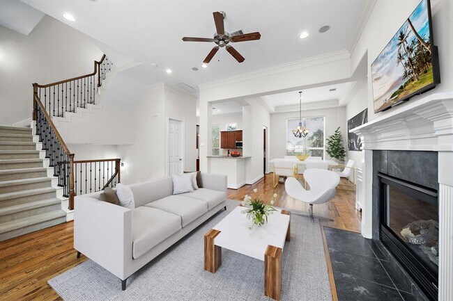 property at 2828 Sherwin St