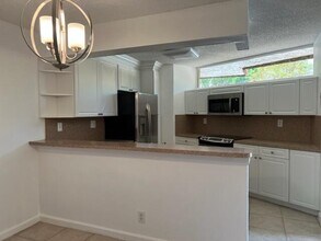 8285 Severn Dr in Boca Raton, FL - Building Photo - Building Photo