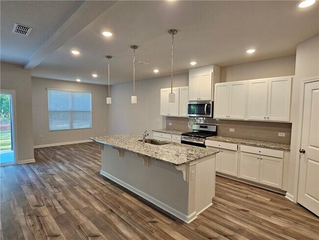 194 Green Love Ln in Grayson, GA - Building Photo - Building Photo