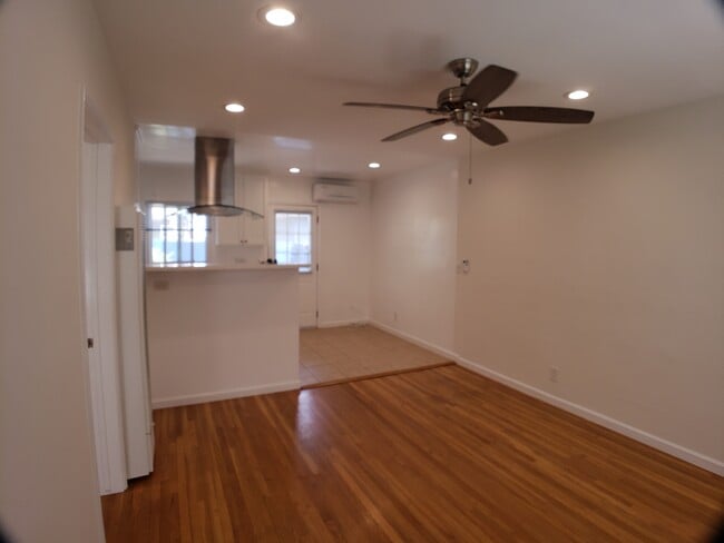 3032 Exposition Blvd, Unit C in Santa Monica, CA - Building Photo - Building Photo