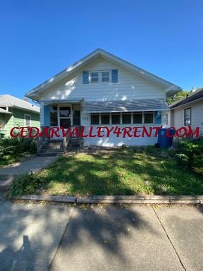 property at 905 Baltimore St