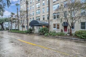 106 W Gwinnett St in Savannah, GA - Building Photo - Building Photo