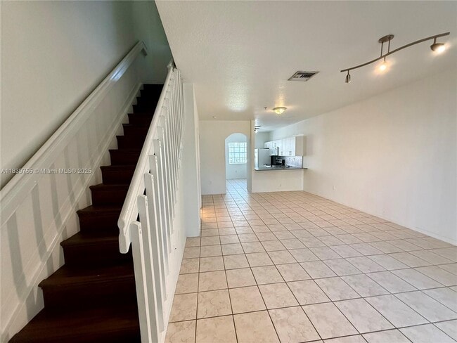 5670 NW 116th Ave in Doral, FL - Building Photo - Building Photo