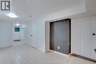 1627 Marentette Ave in Windsor, ON - Building Photo - Building Photo