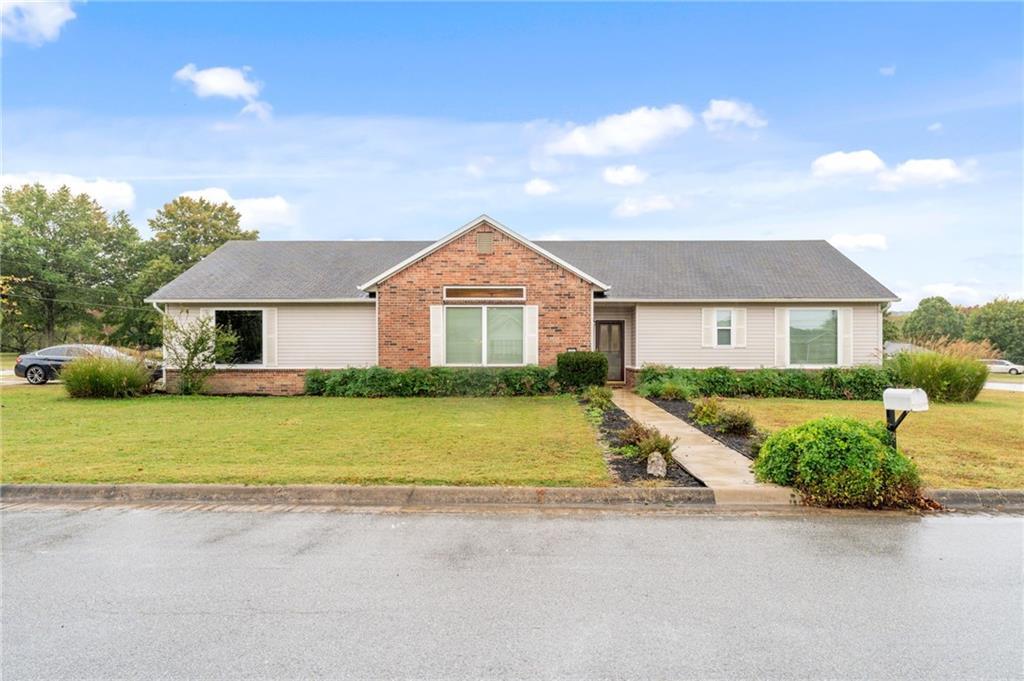 1552 S Tally Ho Dr in Fayetteville, AR - Building Photo