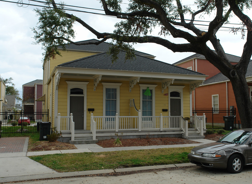 743 Josephine Dr in New Orleans, LA - Building Photo