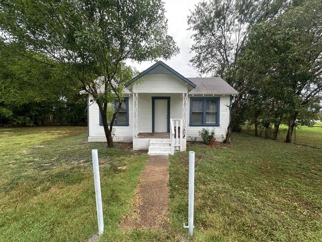 property at 3637 S Lone Star Pkwy