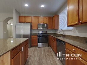 18232 W Elm St in Surprise, AZ - Foto de edificio - Building Photo