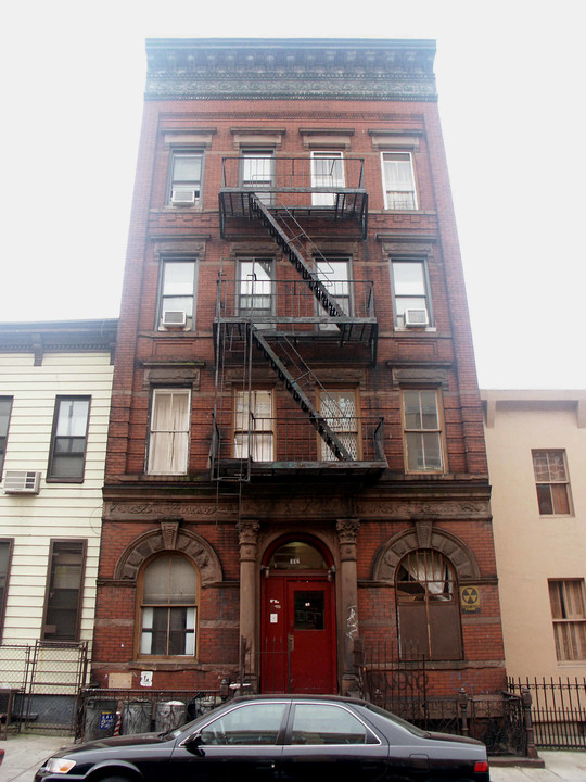 332 E 151st St in Bronx, NY - Building Photo