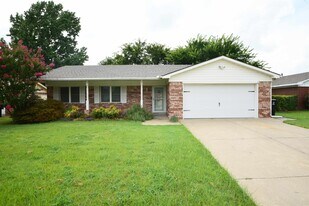 1608 S 1st Pl in Broken Arrow, OK - Building Photo