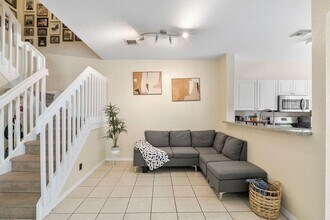 9090 NW 40th Pl in Sunrise, FL - Building Photo - Building Photo
