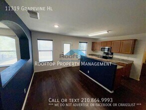 11319 Grapevine Hill in San Antonio, TX - Building Photo - Building Photo