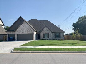 1911 SW Nottingham Ave in Bentonville, AR - Building Photo