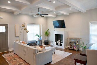 1005 Birch St SW in Atlanta, GA - Building Photo - Building Photo