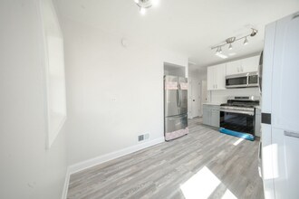 2242 N Lavergne Ave-Unit -2 in Chicago, IL - Building Photo - Building Photo