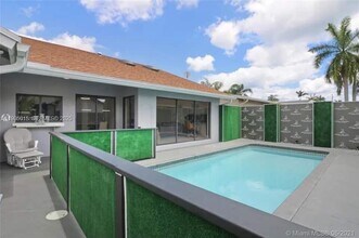 270 SE 7th St in Dania Beach, FL - Building Photo - Building Photo