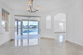 11304 NW 79th Ln in Medley, FL - Building Photo - Building Photo